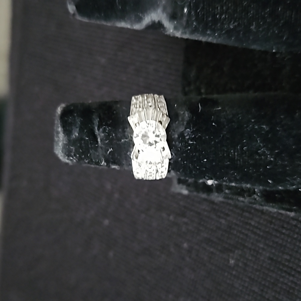Women's silver ring